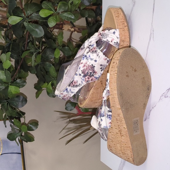 Blowfish Malibu Wedges - Picture 7 of 9